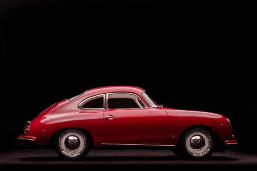 Tuksedo Studio 356 Coupe