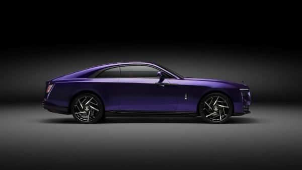 Rolls-Royce Black Badge Spectre
