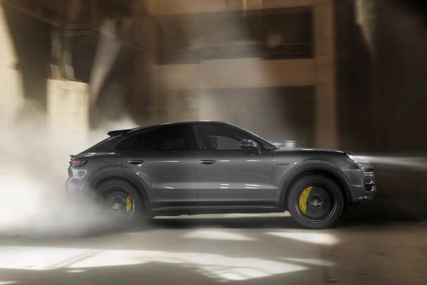 Porsche Cayenne Turbo E-Hybrid Coupé with GT Package