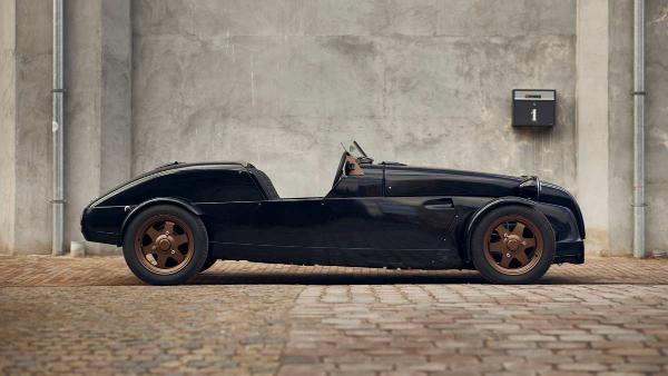 Burton Roadster