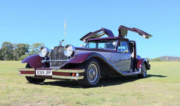 Buckingham V12 Sports Saloon (1985)